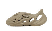 Yeezy Yeezy Foam RNNR Stone Salt beżowy - widok główny z boku | Saturaise.com