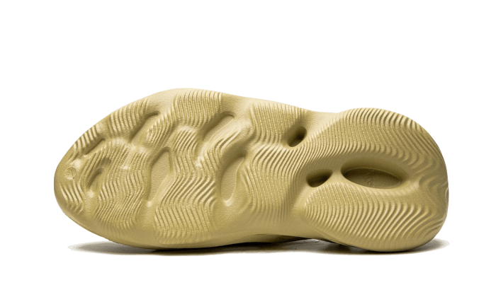 100% Oryginalne Yeezy Foam RNNR Sulfur - widok z tyłu - 675.00 PLN