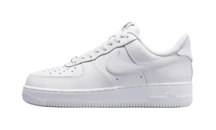 Nike Air Force 1 Low '07 Flyease Triple White biały - widok główny z boku | Saturaise.com