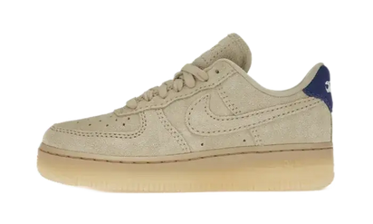 Nike Air Force 1 Low '07 LX Grain Deep Royal Blue czarno-niebieski - widok główny z boku | Saturaise.com