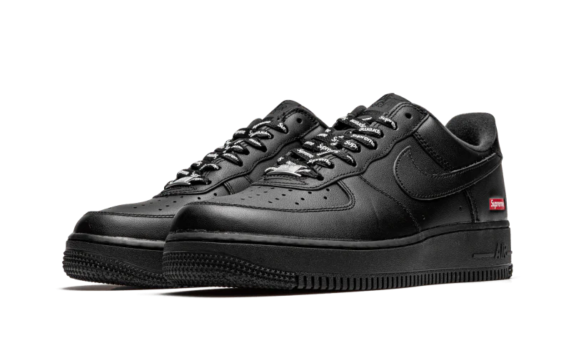 Kup oryginalne Air Force 1 Low Black Supreme CU9225-001 - widok z drugiego boku - Sneakersy