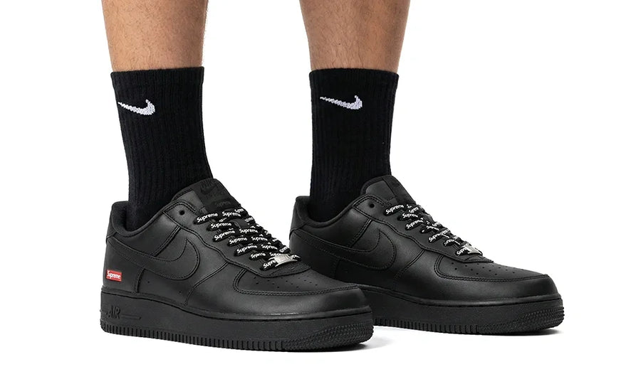 Air Force 1 Low Black Supreme - zdjęcie 5