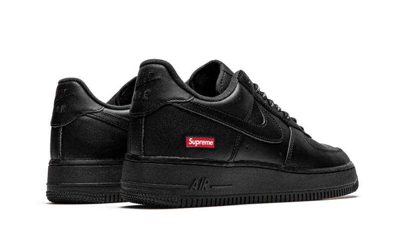 Buty Nike Air Force 1 Low Black Supreme - widok z przodu - Rozmiary EU