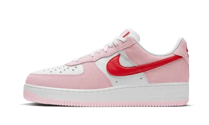 Nike Air Force 1 Low Love Letter Valentine's Day (2021) biały-czerwony - widok główny z boku | Saturaise.com