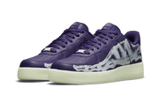 Kup oryginalne Air Force 1 Low Purple Skeleton Halloween (2021) CU8067-500 - widok z drugiego boku - Sneakersy