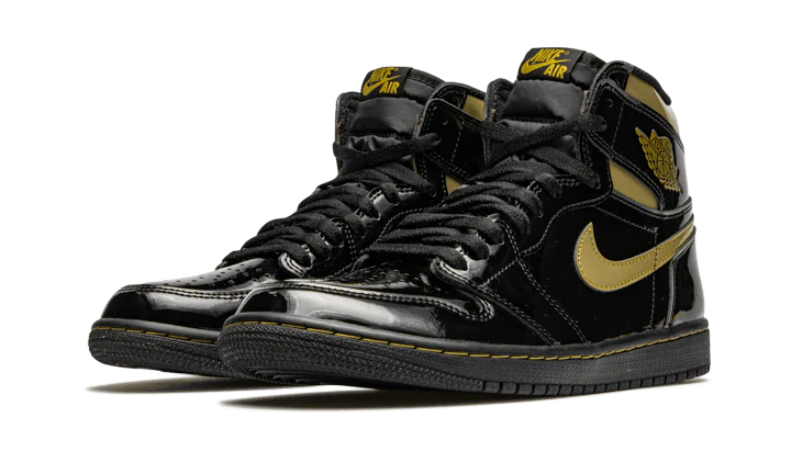 Kup oryginalne Air Jordan 1 High Black Metallic Gold 555088-032 - widok z drugiego boku - Sneakersy