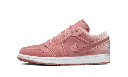 Air Jordan Air Jordan 1 Low SE Pink Velvet biały-różowy - widok główny z boku | Saturaise.com