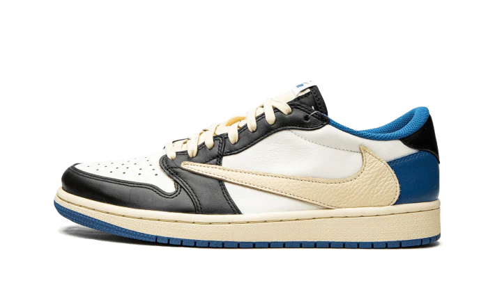Air Jordan Air Jordan 1 Low Travis Scott Fragment biało-niebieski - widok główny z boku | Saturaise.com