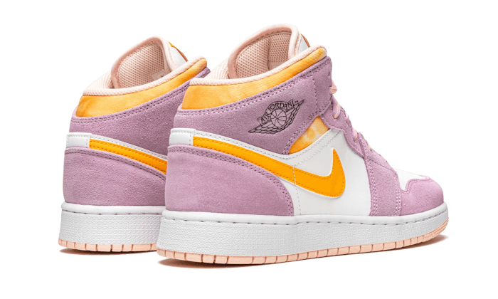 Buty Air Jordan Air Jordan 1 Mid Arctic Pink - widok z przodu - Rozmiary EU