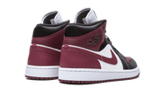 Buty Air Jordan Air Jordan 1 Mid SE Black Dark Beetroot - widok z przodu - Rozmiary EU