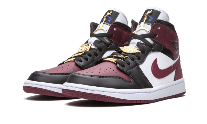 Kup oryginalne Air Jordan 1 Mid SE Black Dark Beetroot CZ4385-016 - widok z drugiego boku - Sneakersy