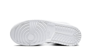 Buty Air Jordan Air Jordan 1 Mid Triple White Patent Swoosh - widok z przodu - Rozmiary EU