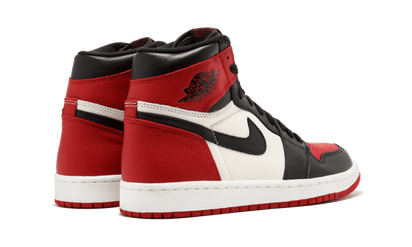 Buty Air Jordan Air Jordan 1 Retro High Bred Toe - widok z przodu - Rozmiary EU