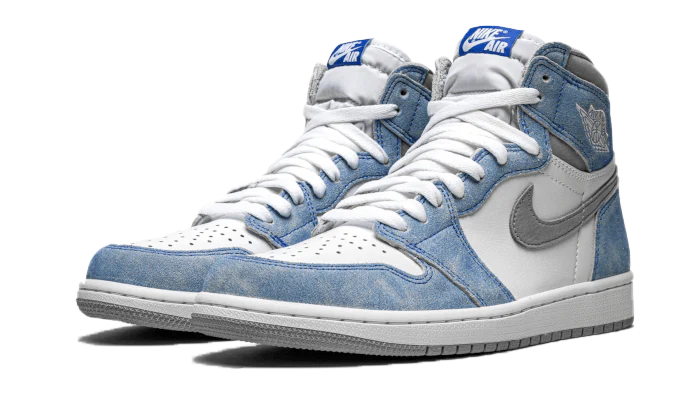 Kup oryginalne Air Jordan 1 Retro High OG Hyper Royal 555088-402 - widok z drugiego boku - Sneakersy