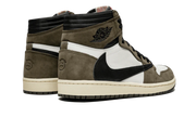 Buty Air Jordan Air Jordan 1 Retro High Travis Scott "Cactus Jack" - widok z przodu - Rozmiary EU