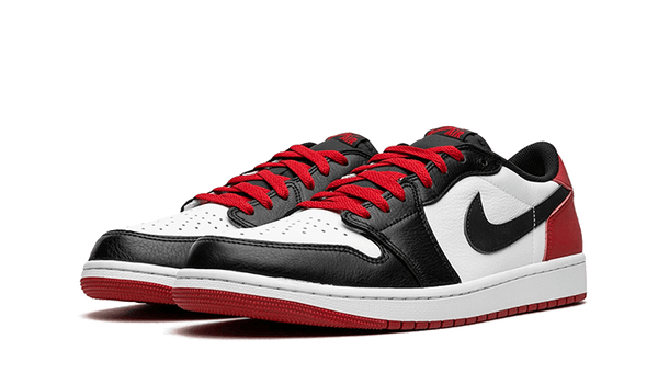 Air Jordan 1 Retro Low OG Black Toe - Kup oryginalne Air Jordan 1 Retro Low OG Black Toe CZ0790-106 - widok z drugiego boku - Sneakersy