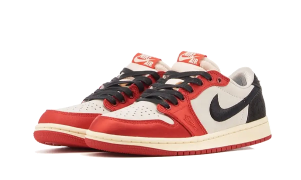 Air Jordan 1 Retro Low OG Trophy Room - Kup oryginalne Air Jordan 1 Retro Low OG Trophy Room FN0432-100 - widok z drugiego boku - Sneakersy