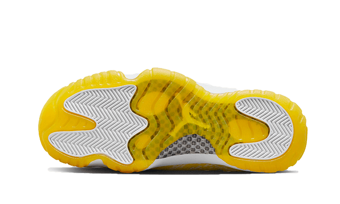 100% Oryginalne Air Jordan 11 Retro Low Yellow Snakeskin - widok z tyłu - 1050.00 PLN