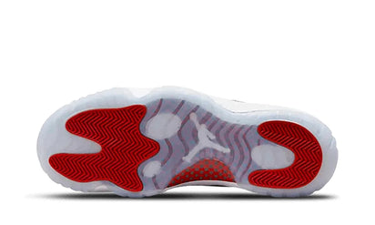 Air Jordan 11 Retro Cherry (2022) - zdjęcie 3
