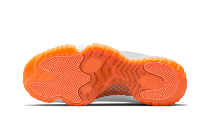 Buty Air Jordan Air Jordan 11 Retro Low Bright Citrus - widok z przodu - Rozmiary EU