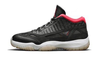 Air Jordan Air Jordan 11 Retro Low IE Bred (2021) czarno-czerwony - widok główny z boku | Saturaise.com