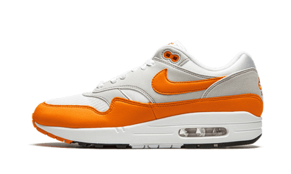Nike Air Max 1 Anniversary Orange (2020) czarny-biały - widok główny z boku | Saturaise.com