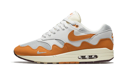 Yeezy Air Max 1 Patta Monarch (Special Box + Bracelet) biały-srebrny - widok główny z boku | Saturaise.com