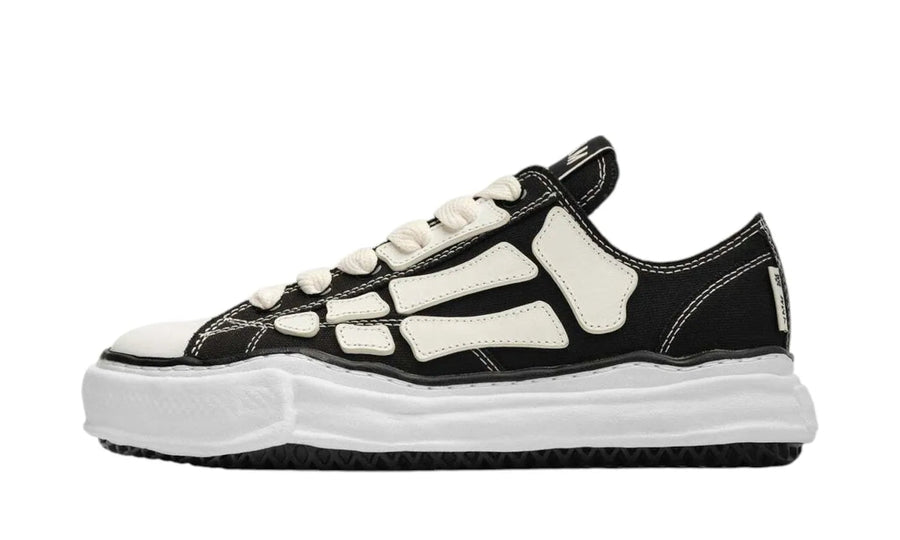 Maison Mihara Yasuhiro MMY Bones x Maison MIHARA YASUHIRO Black czarny - widok główny z boku | Saturaise.com