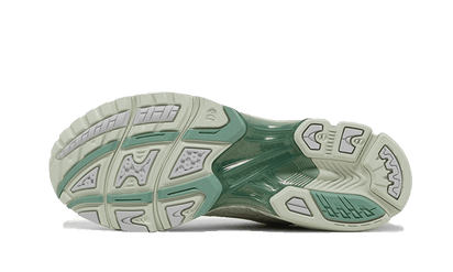 Buty Asics Gel-Kayano 14 Light Sage - widok z przodu - Rozmiary EU