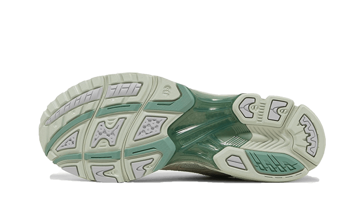 Buty Asics Gel-Kayano 14 Light Sage - widok z przodu - Rozmiary EU