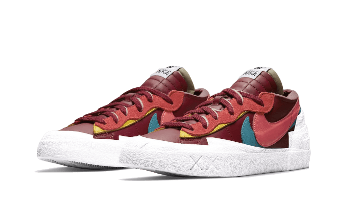Nike Blazer Low Sacai Kaws Team Red - widok z drugiego boku - Limitowana edycja