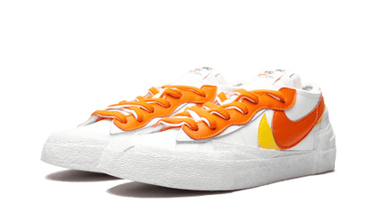 Kup oryginalne Blazer Low Sacai White Magma Orange - widok z drugiego boku - Sneakersy
