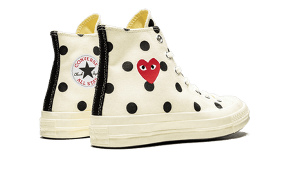 Buty Converse Chuck Taylor All-Star 70s Hi Comme des Garçons PLAY Polka Dot White - widok z przodu - Rozmiary EU