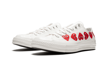 Kup oryginalne Chuck Taylor All-Star 70s Ox Comme des Garçons PLAY Multi-Heart White - widok z drugiego boku - Sneakersy