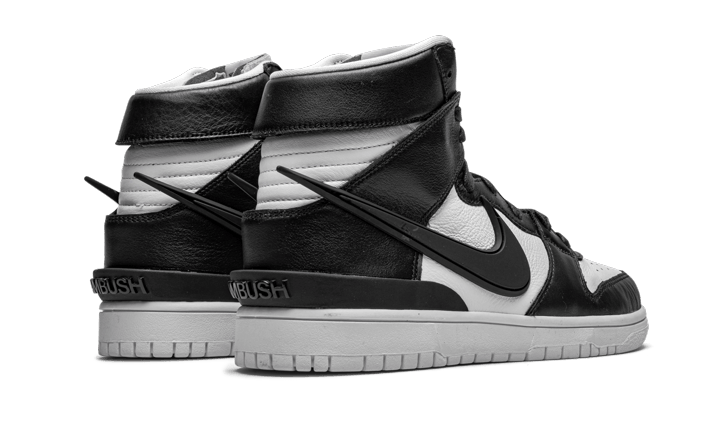 Buty Nike Dunk High Ambush Black White - widok z przodu - Rozmiary EU