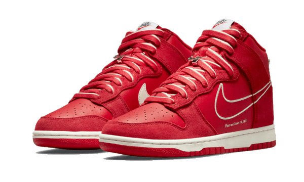 Dunk High First Use University Red - Kup oryginalne Dunk High First Use University Red - widok z drugiego boku - Sneakersy