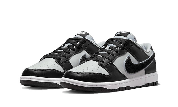 Kup oryginalne Dunk Low Chenille Swoosh Grey Black DQ7683-001 - widok z drugiego boku - Sneakersy