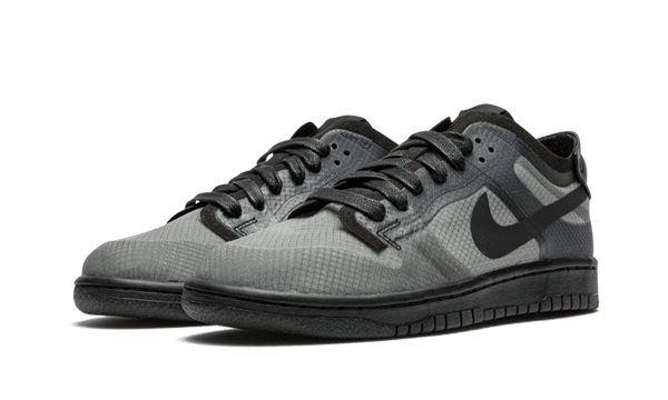 Dunk Low Comme des Garçons Black - Kup oryginalne Dunk Low Comme des Garçons Black CZ2675-002 - widok z drugiego boku - Sneakersy