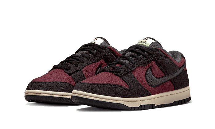 Kup oryginalne Dunk Low SE Fleece Burgundy Crush DQ7579-600 - widok z drugiego boku - Sneakersy