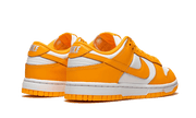 Buty Nike Dunk Low Laser Orange - widok z przodu - Rozmiary EU