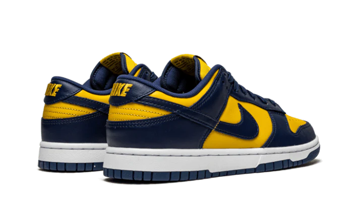 Buty Nike Dunk Low Michigan - widok z przodu - Rozmiary EU