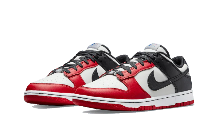 Kup oryginalne Dunk Low NBA 75th Anniversary Chicago Bulls DD3363-100 - widok z drugiego boku - Sneakersy