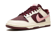 Dunk Low Retro PRM Valentine's Day (2023) - zdjęcie 2