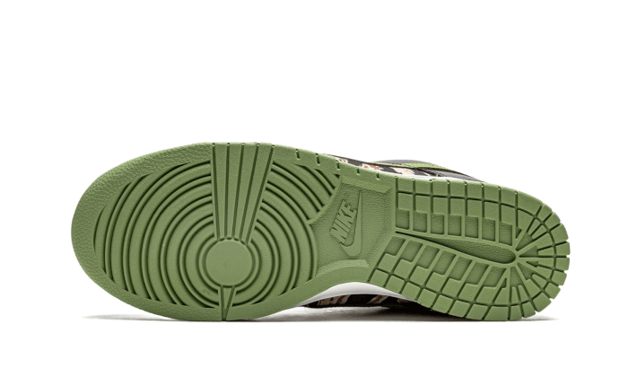 100% Oryginalne Dunk Low SE Black Multi-Camo (Crazy Camo) - widok z tyłu - 1240.00 PLN