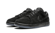 Kup oryginalne Dunk Low SP Undefeated 5 On It Black DO9329-001 - widok z drugiego boku - Sneakersy