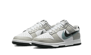 Kup oryginalne Dunk Low Stencil Swoosh FD0661-100 - widok z drugiego boku - Sneakersy