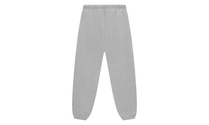 Kup oryginalne Fear of God Essentials Fleece Essential Sweatpant Light Heather Gray 130HO242028F - widok z drugiego boku - Sn