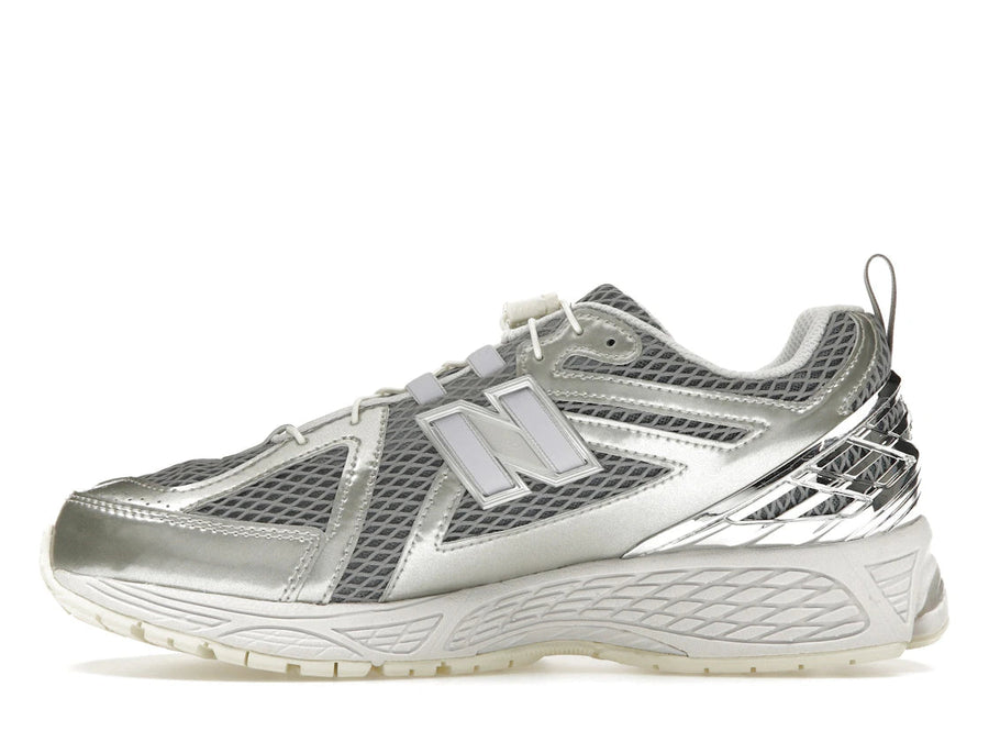 New Balance 1906R The Basement Silver biały-szary - widok główny z boku | Saturaise.com