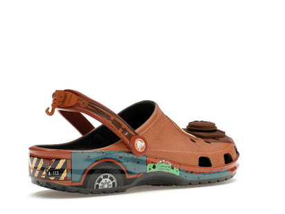 100% Oryginalne Classic Clog Mater - zbliżenie na logo - 1375.00 PLN