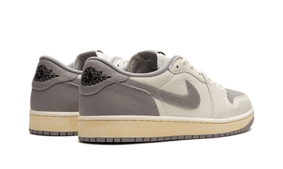 Buty Air Jordan Air Jordan 1 Retro Low OG EX Sail - widok z przodu - Rozmiary EU